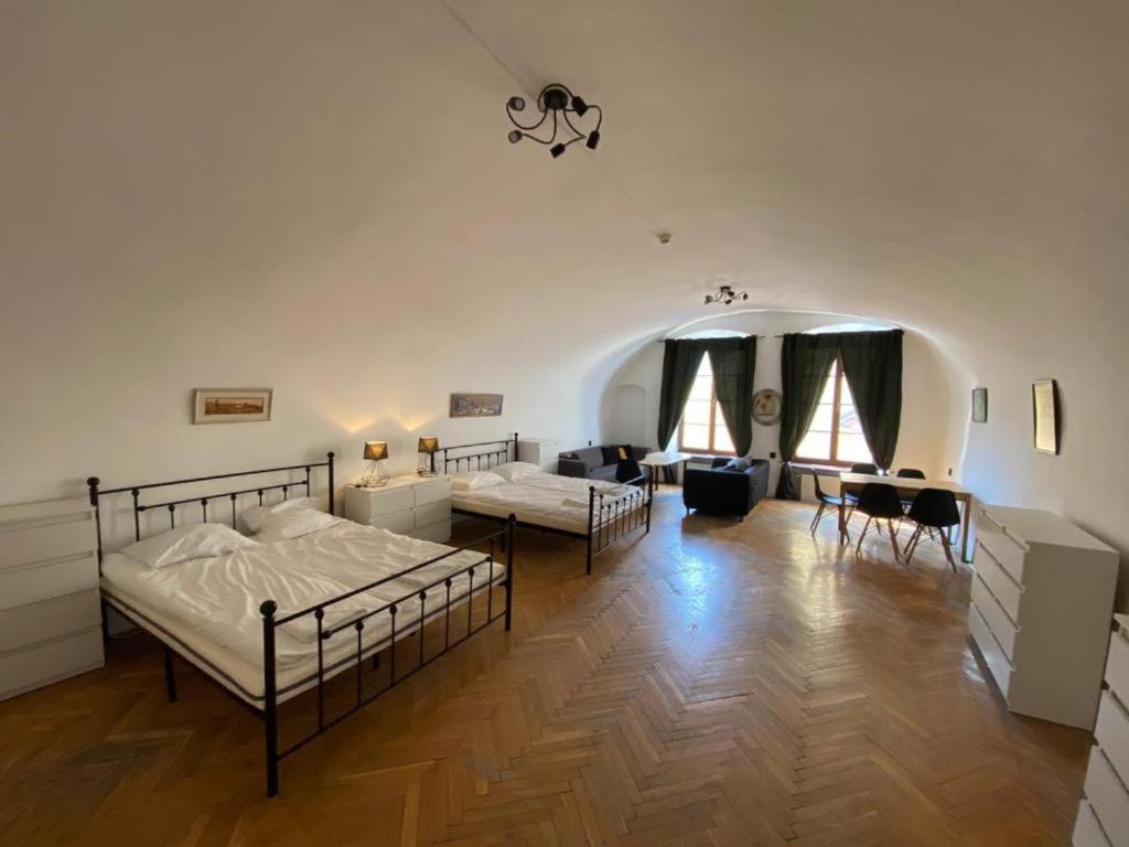 Апартаменты Main Square 18 View 2 Краков Экстерьер фото